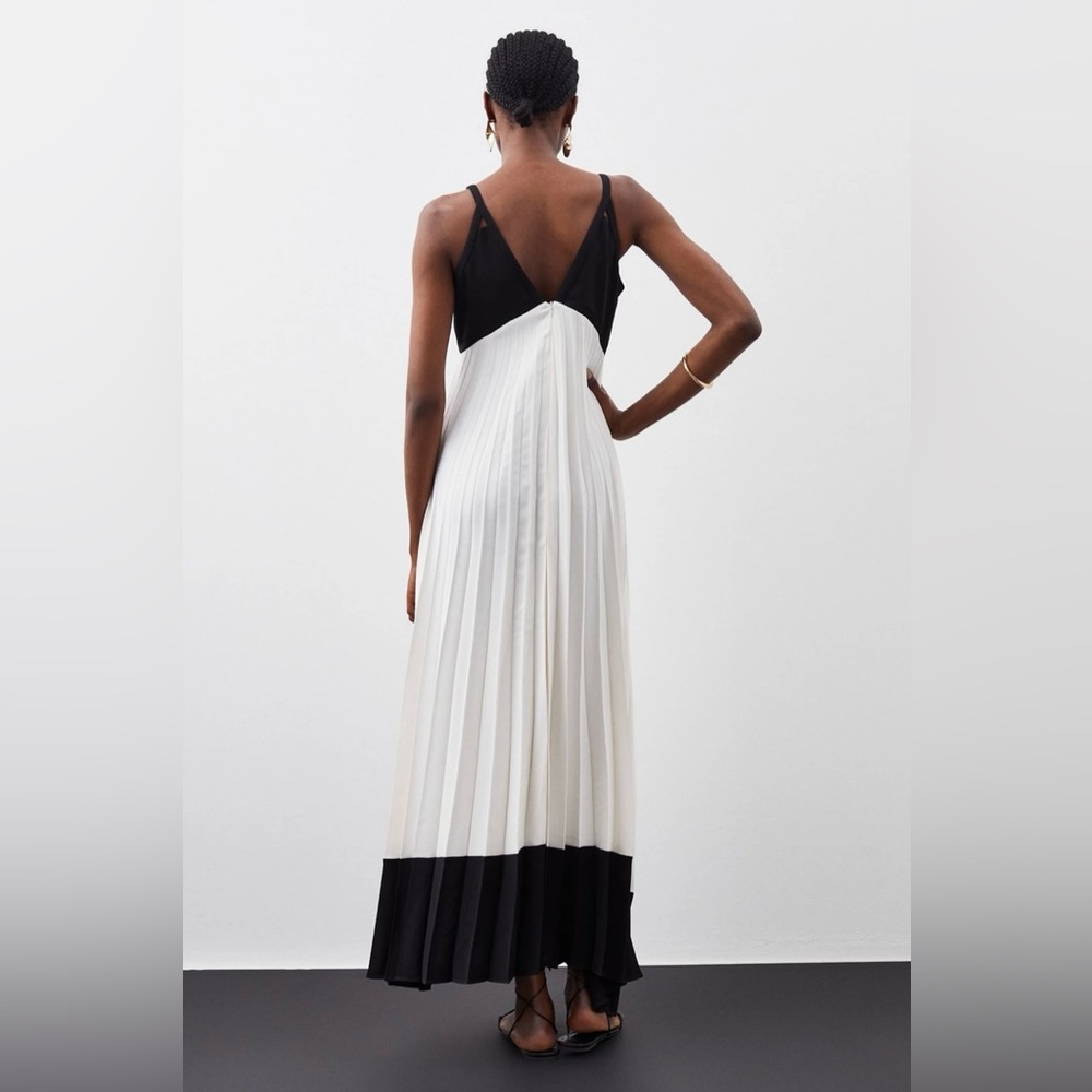 Karen Millen Soft Tailored Pleated Full Skirted Midaxi Dress- Mono size 8 - Picture 2 of 7